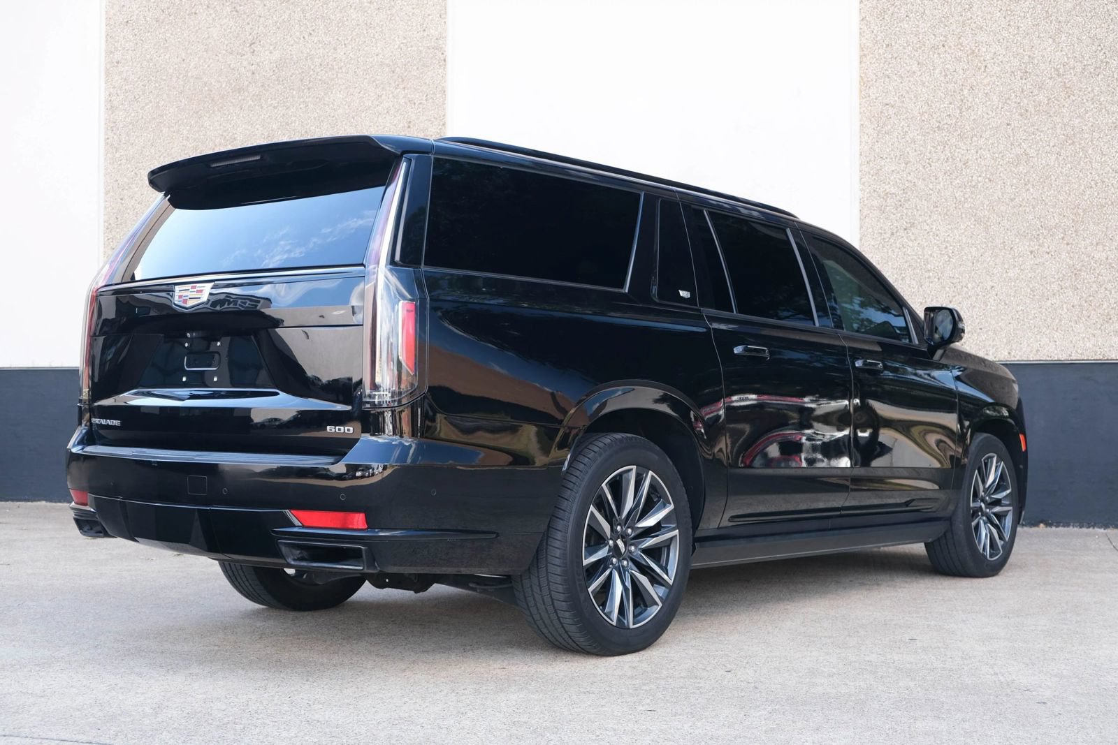 Used 2021 Cadillac Escalade ESV Sport w/ Driver Assist Tech Package RWD image 15
