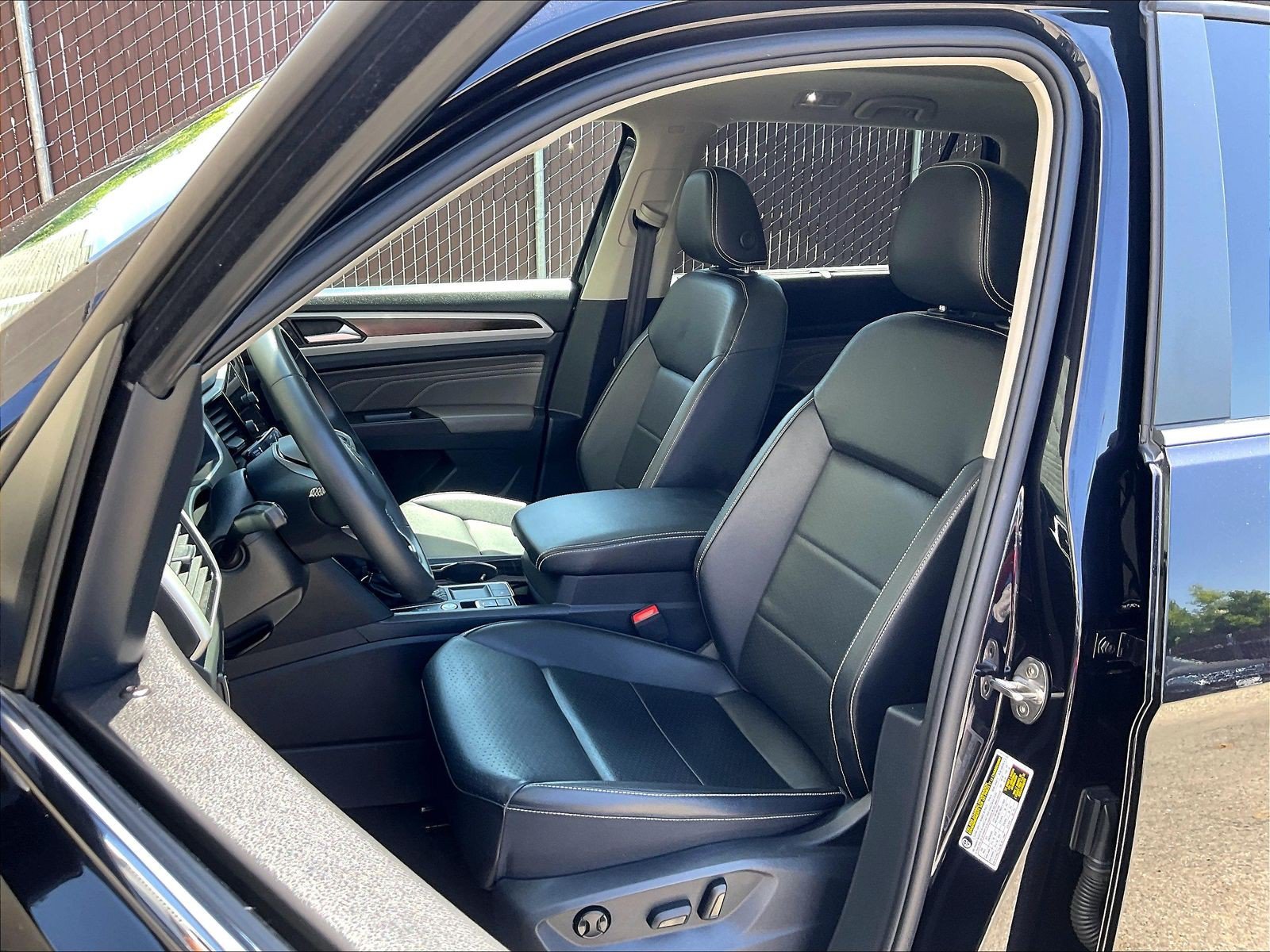 Certified 2022 Volkswagen Atlas SE w/ Panoramic Sunroof Package FWD image 24