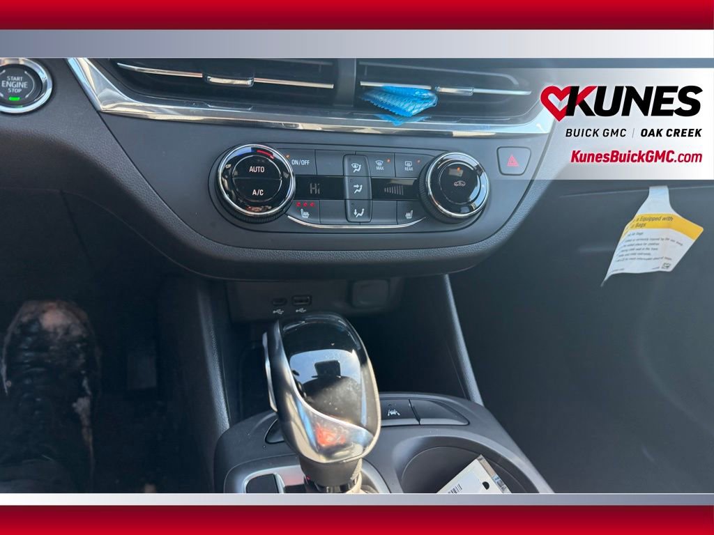 Used 2025 Buick Envista Preferred w/ Convenience I Package image 19