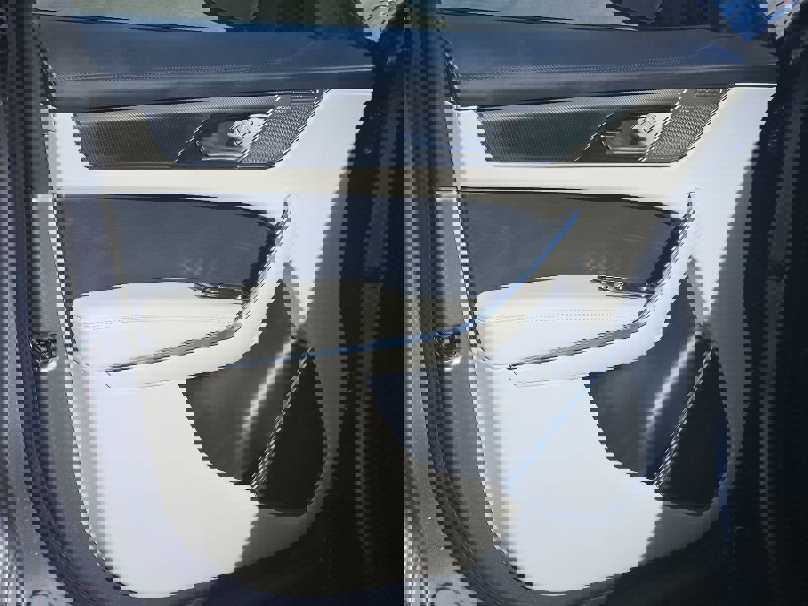 Used 2023 Jaguar F-PACE SVR image 12