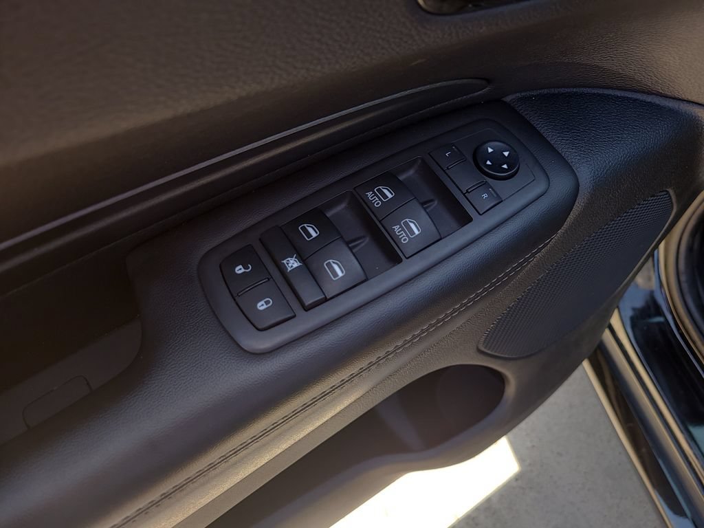 Used 2021 Dodge Durango SXT AWD/4WD image 17