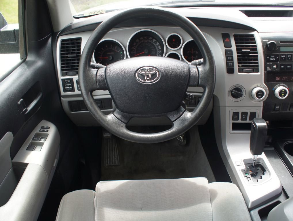 Used 2008 Toyota Sequoia SR5 AWD/4WD image 5