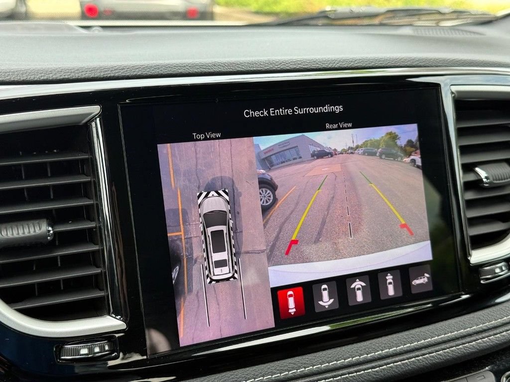 Used 2024 Chrysler Pacifica Limited FWD image 18