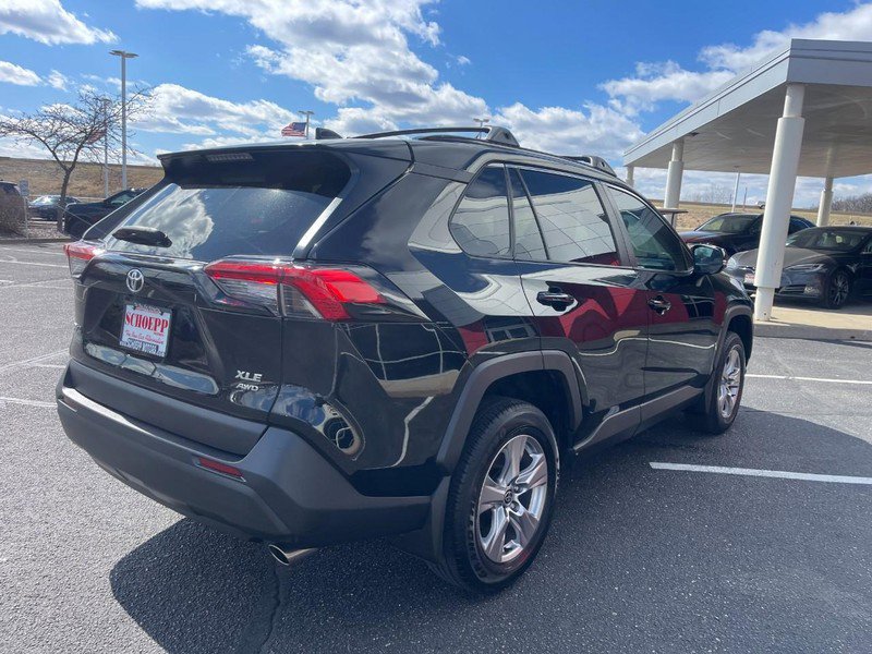 Used 2023 Toyota RAV4 XLE w/ Convenience Package image 3