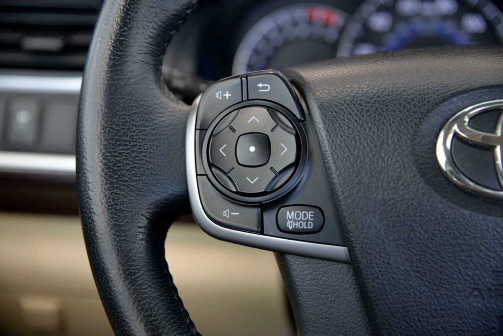 Used 2014 Toyota Camry XLE FWD image 22