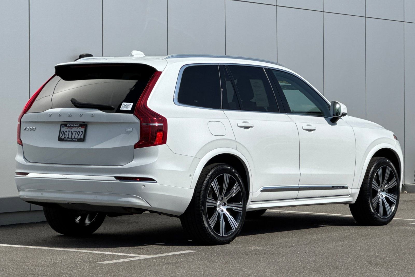 Used 2023 Volvo XC90 T8 Ultimate AWD/4WD image 5