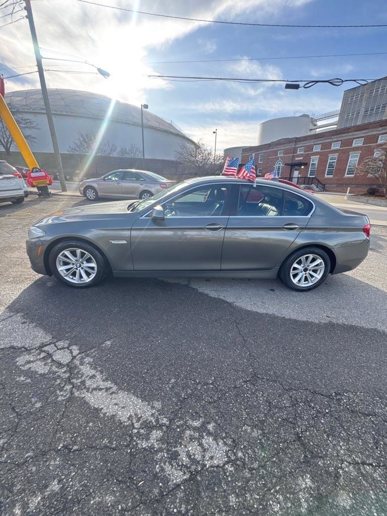 Used 2014 BMW 528i xDrive Sedan AWD/4WD image 2