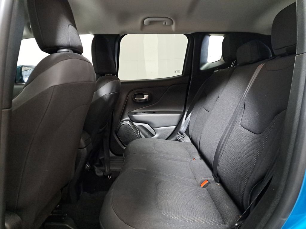 Used 2020 Jeep Renegade Altitude w/ UConnect 8.4 Nav Group image 22