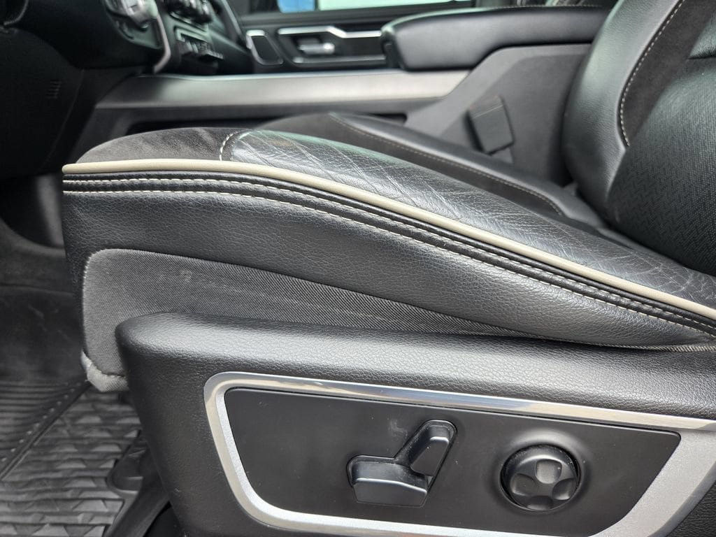 Used 2020 RAM 1500 Laramie AWD/4WD image 14