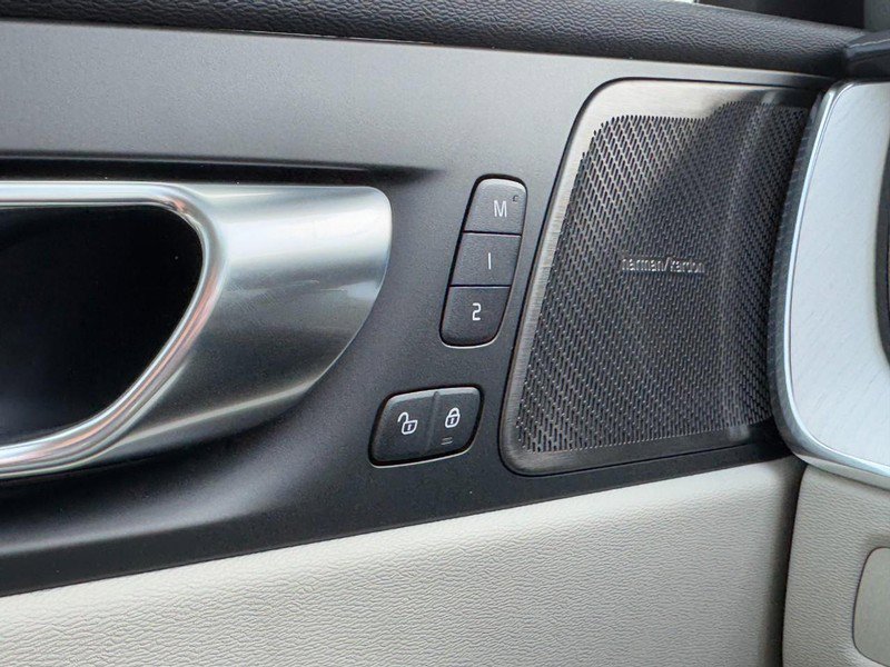 New 2026 Volvo XC60 B5 Ultra w/ Protection Package Premier image 10