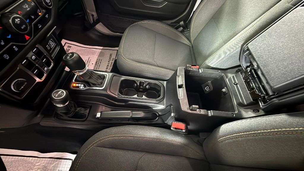 Used 2024 Jeep Wrangler Sport S image 25