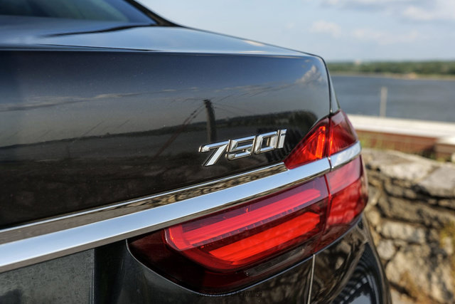 Used 2019 BMW 750i xDrive w/ Executive Package AWD/4WD image 78