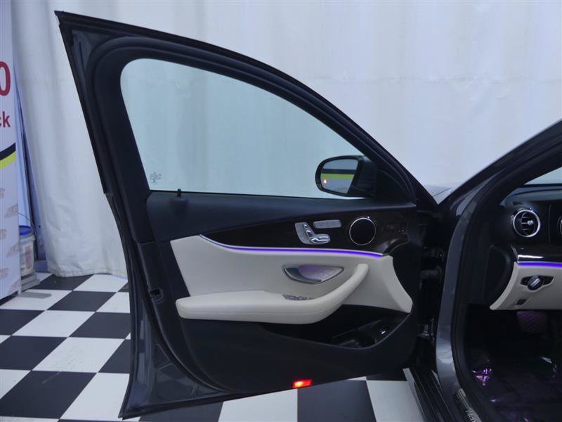 Used 2019 Mercedes-Benz E 300 image 25