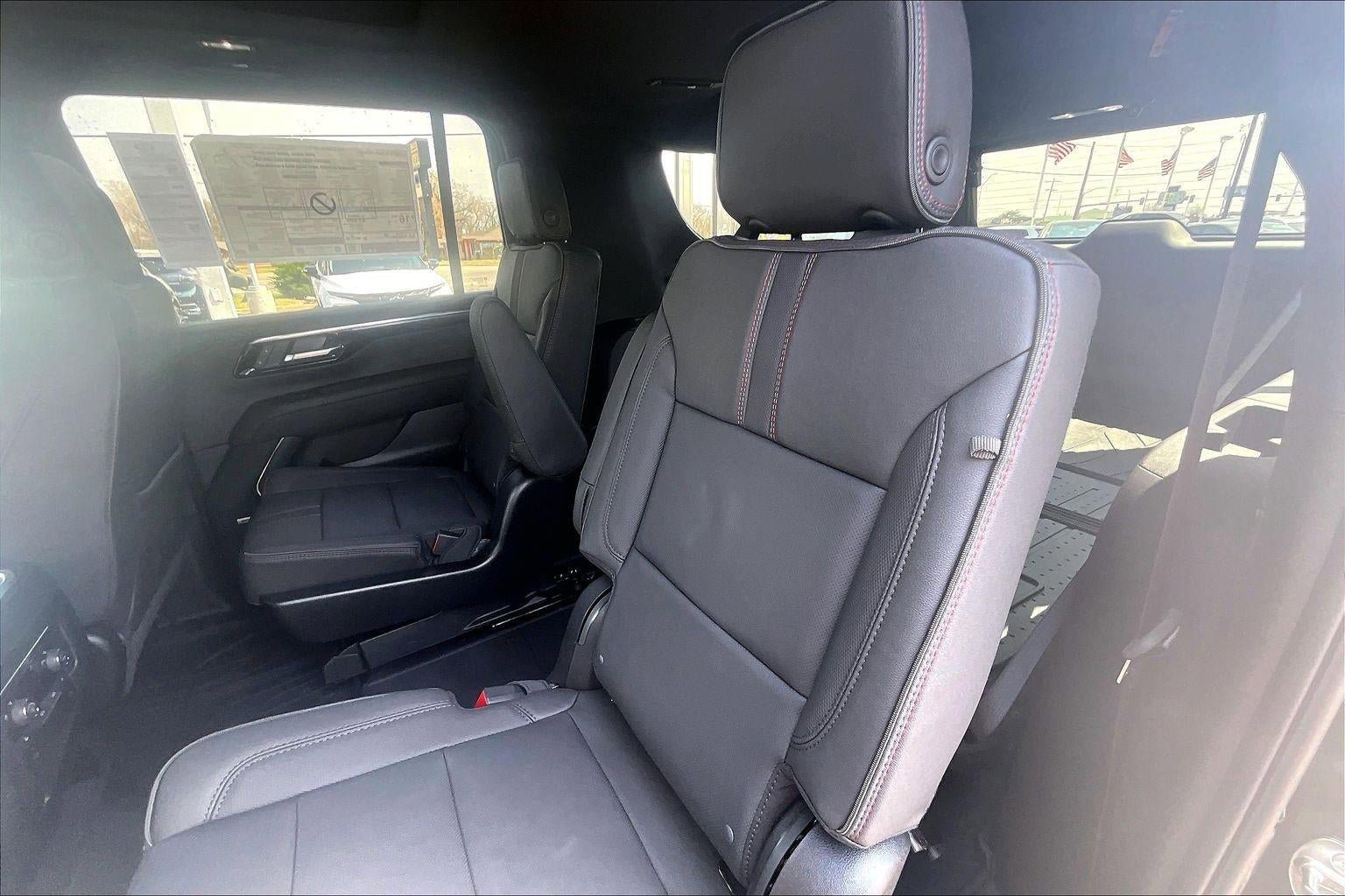 New 2026 Chevrolet Suburban RST w/ RST Capability Package AWD/4WD image 10