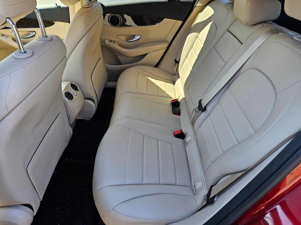Used 2021 Mercedes-Benz GLC 300 4MATIC image 45