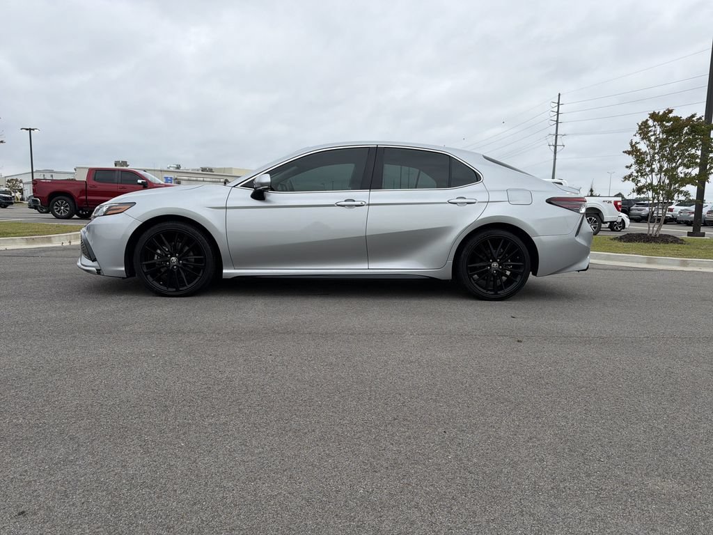 Used 2022 Toyota Camry XSE FWD image 2