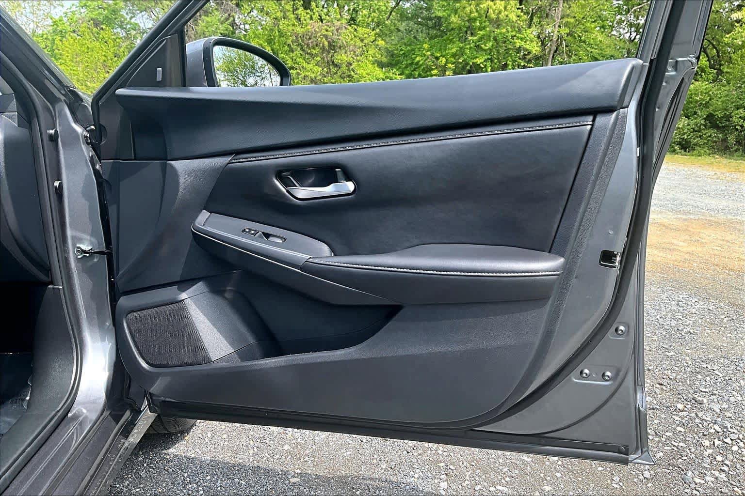 Used 2025 Nissan Sentra SV FWD image 23