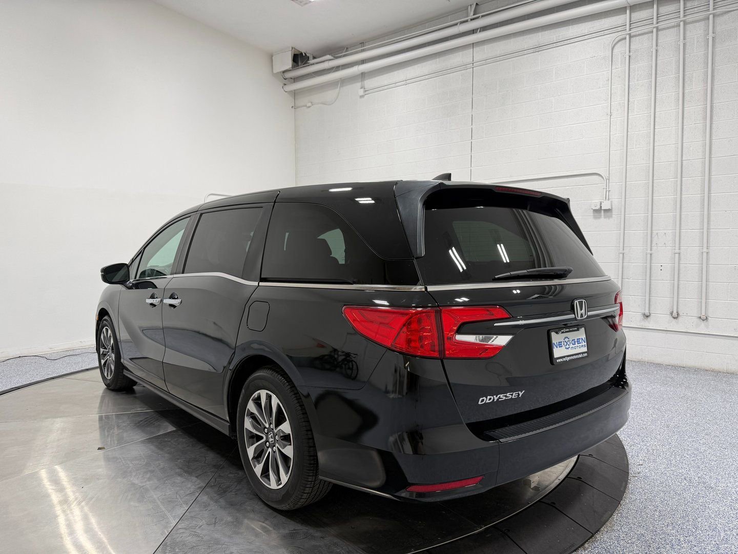 Used 2023 Honda Odyssey EX-L image 5