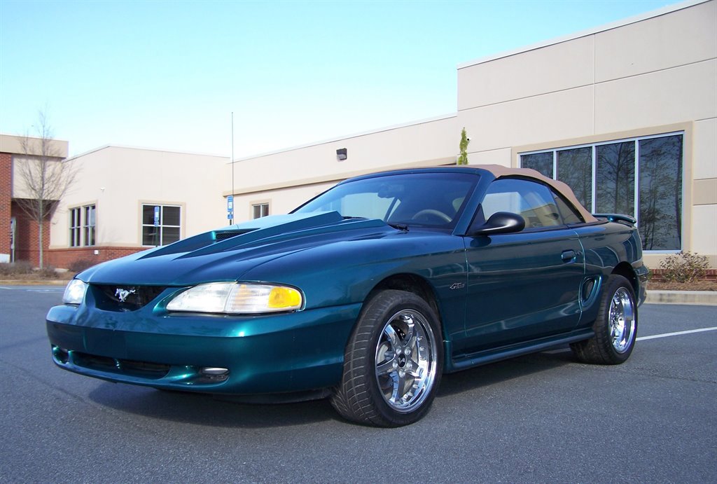 Used 1998 Ford Mustang GT image 3