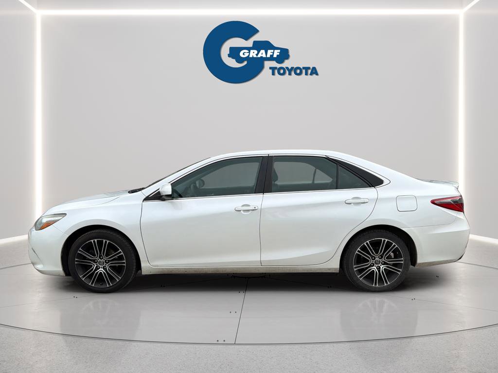 Used 2016 Toyota Camry SE image 11