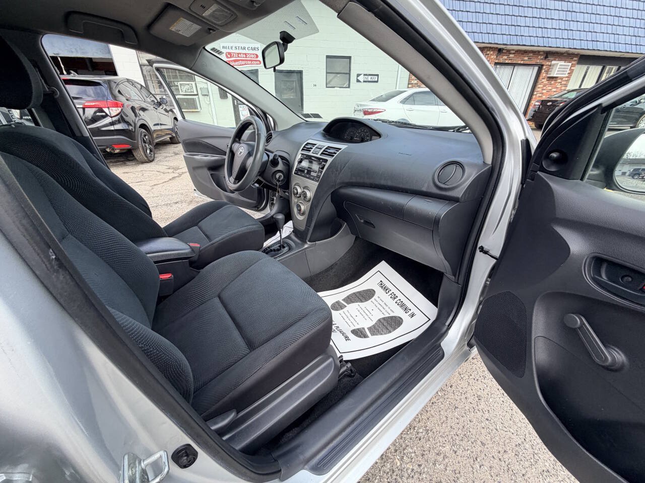 Used 2009 Toyota Yaris Sedan w/ Convenience Pkg FWD image 29