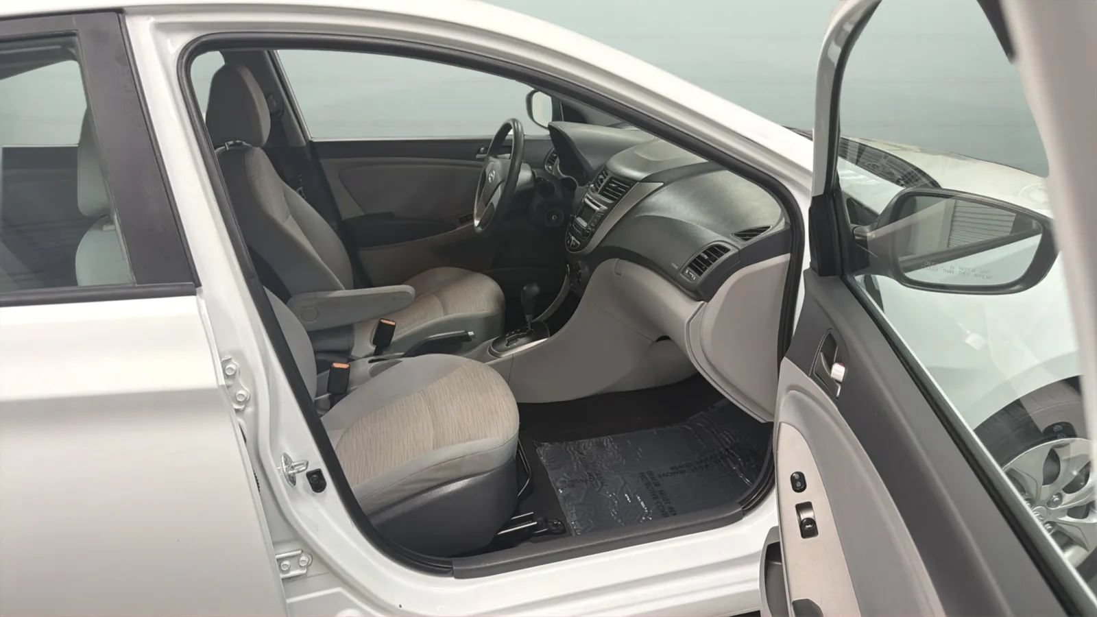 Used 2017 Hyundai Accent SE FWD image 20