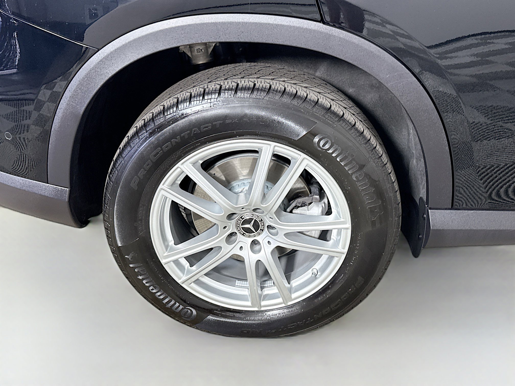 Used 2025 Mercedes-Benz GLC 300 4MATIC image 33