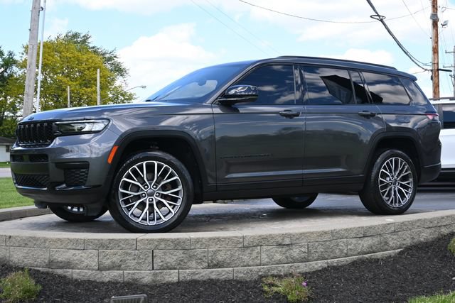 Used 2022 Jeep Grand Cherokee L Laredo AWD/4WD image 1