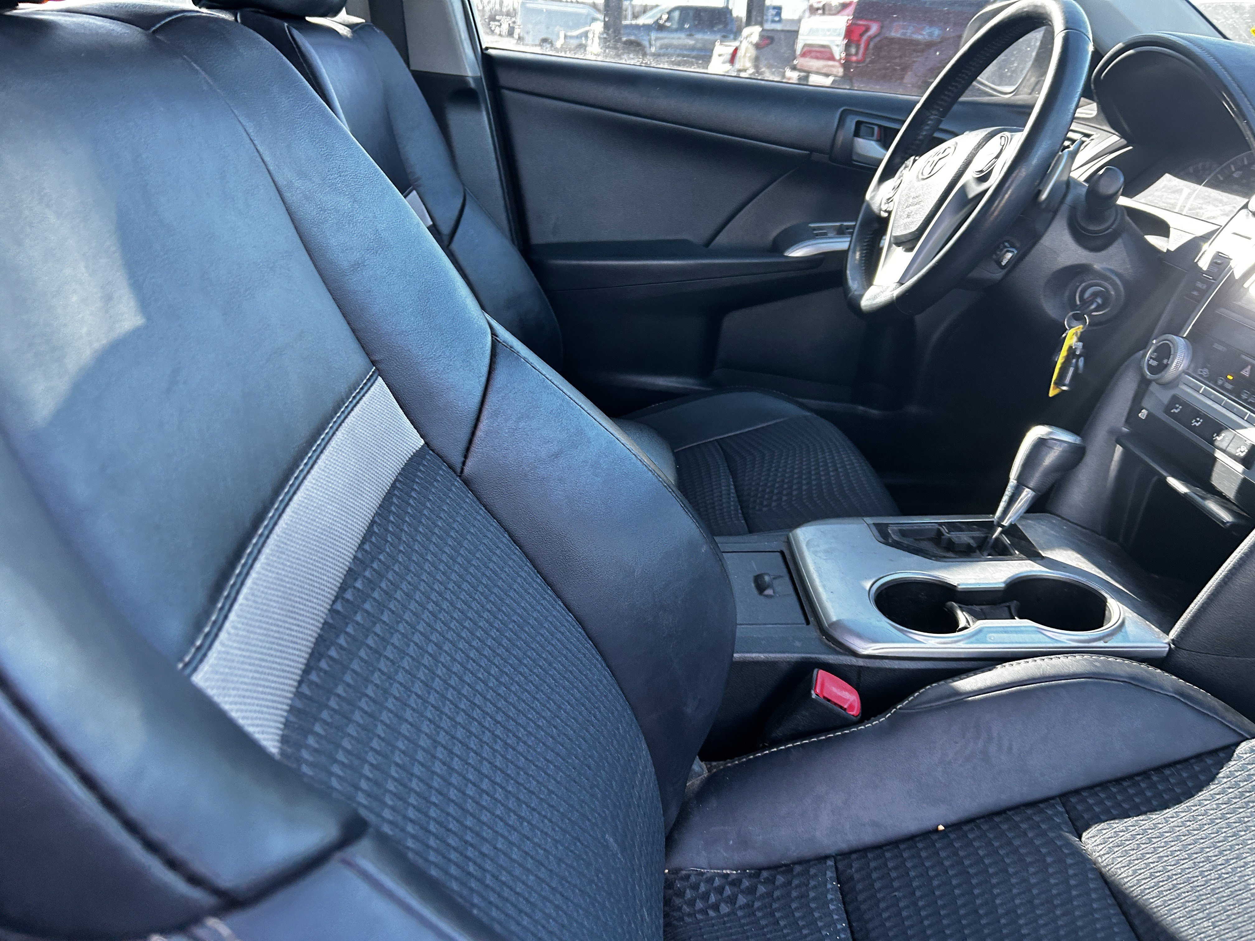 Used 2013 Toyota Camry SE image 12