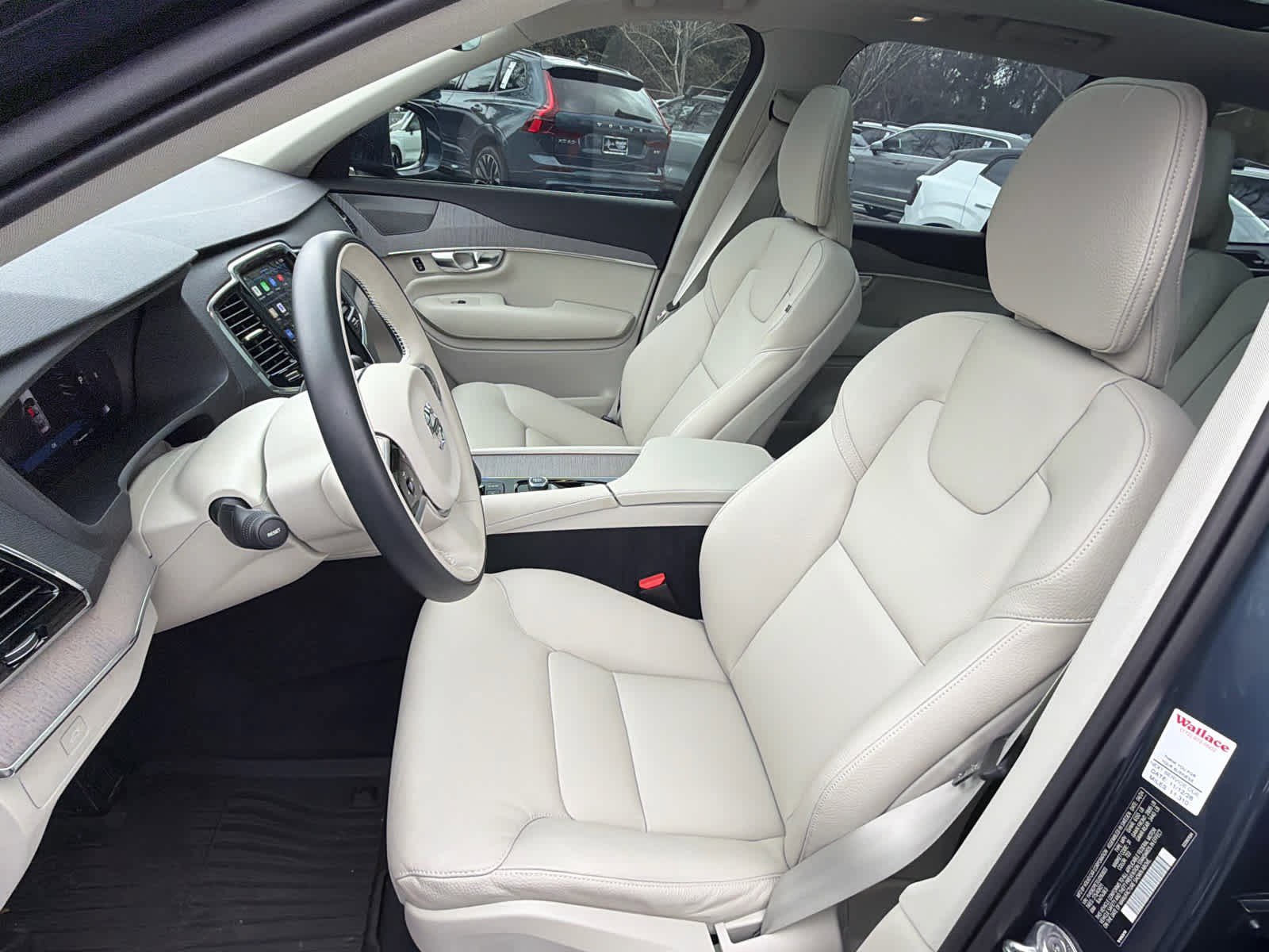 Certified 2025 Volvo XC90 B6 Plus w/ Protection Package Premier image 26