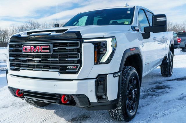 Used 2025 GMC Sierra 2500 AT4 AWD/4WD image 2