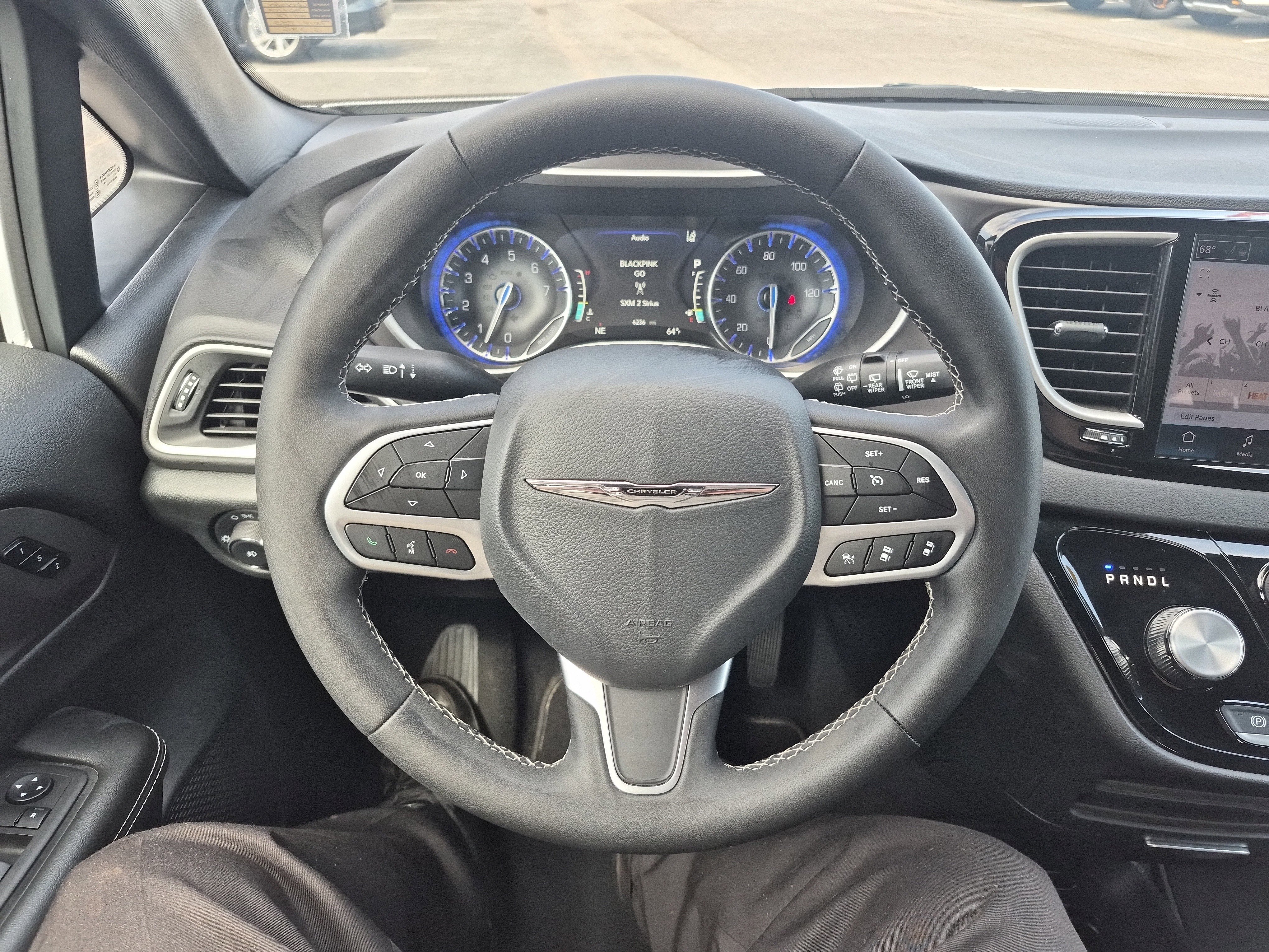 Used 2026 Chrysler Pacifica Select image 27