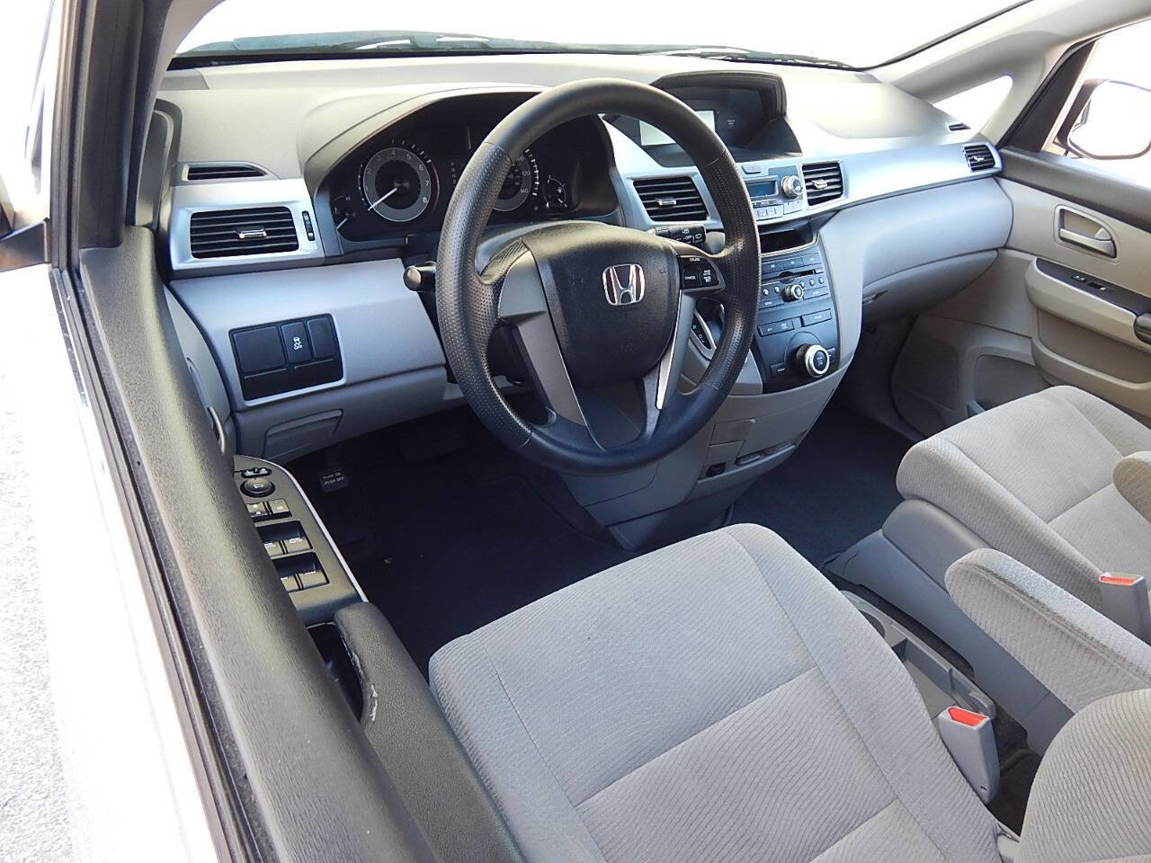 Used 2012 Honda Odyssey LX image 17
