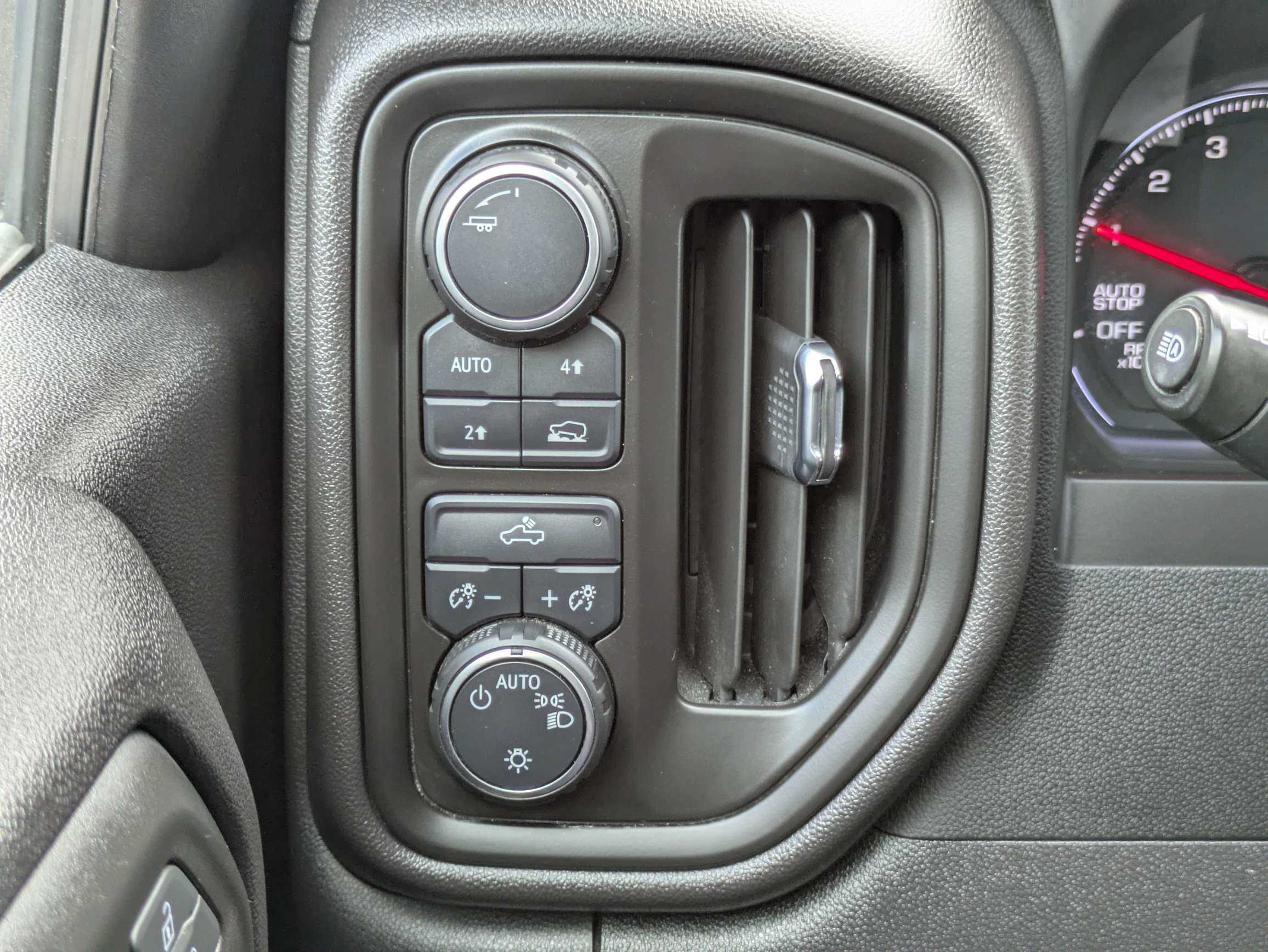 Used 2023 Chevrolet Silverado 1500 Custom w/ LPO, Dark Essentials Package AWD/4WD image 13