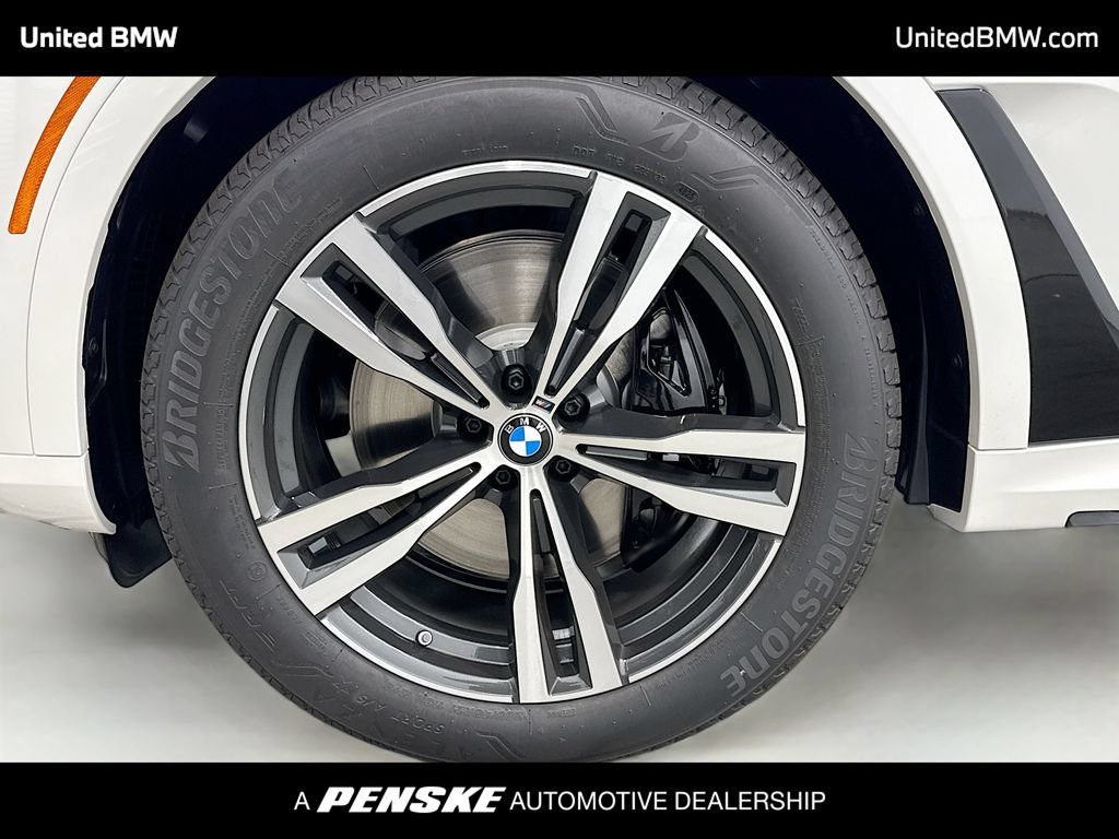 New 2027 BMW X7 xDrive40i w/ Executive Package AWD/4WD image 2