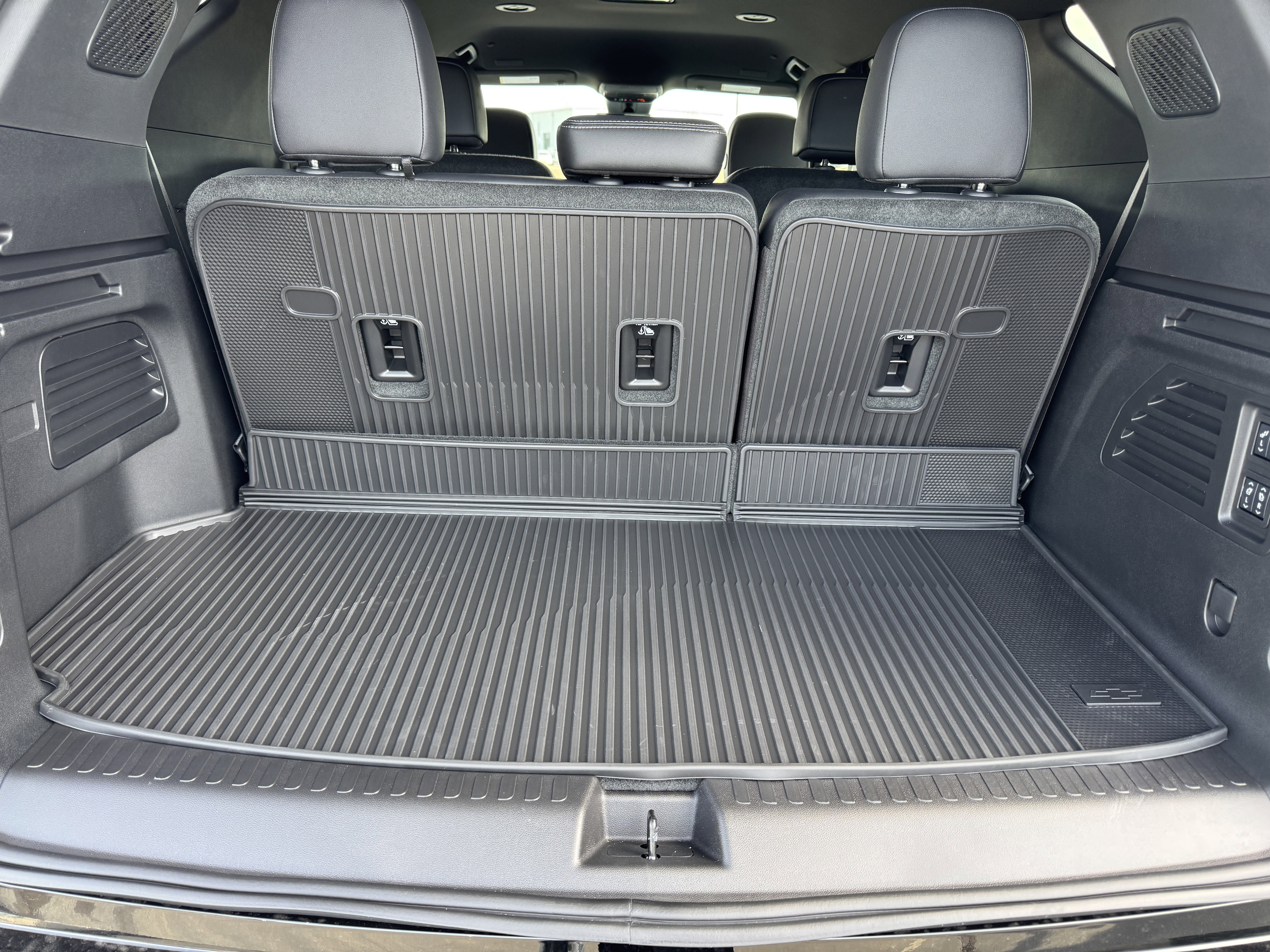New 2026 Chevrolet Traverse High Country w/ LPO, Floor Liner Package AWD/4WD image 21