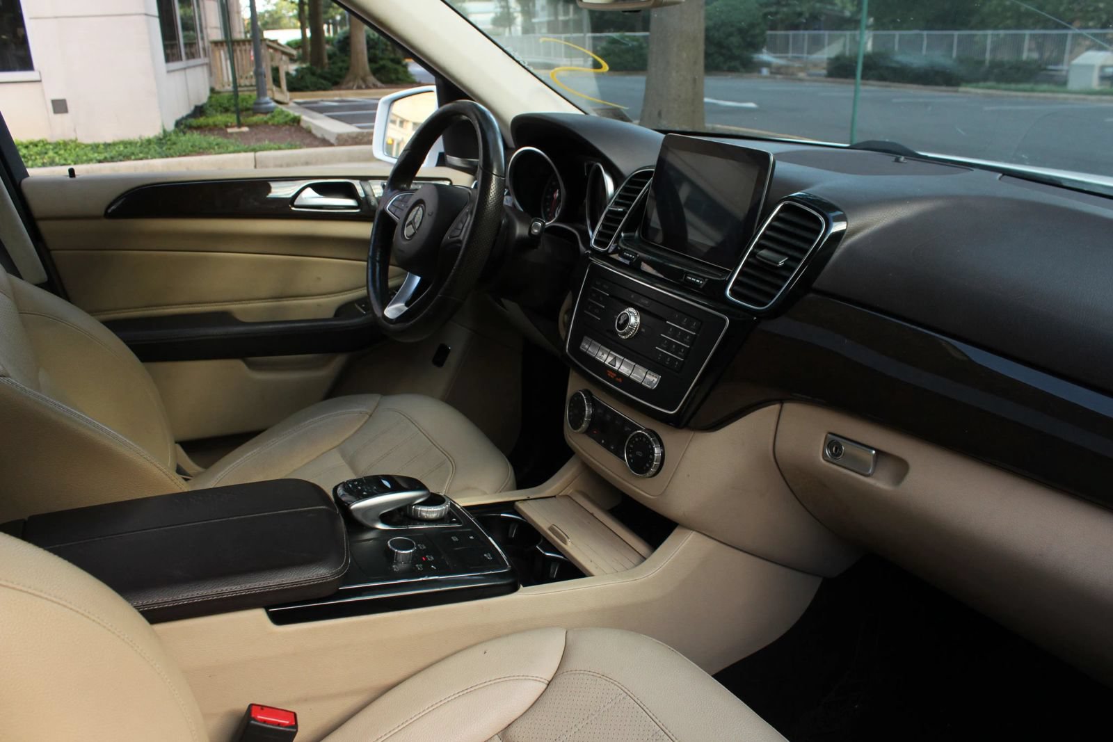 Used 2017 Mercedes-Benz GLE 350 4MATIC w/ Premium 1 Package image 27
