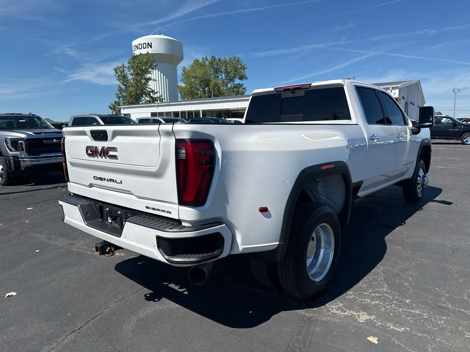 Certified 2025 GMC Sierra 3500 Denali w/ Snow Plow Prep/Camper Package AWD/4WD image 5