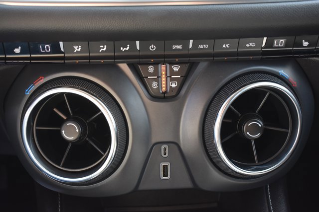 Used 2025 Chevrolet Blazer LT image 25