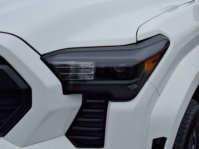 Certified 2025 Toyota Tacoma TRD Sport AWD/4WD image 9
