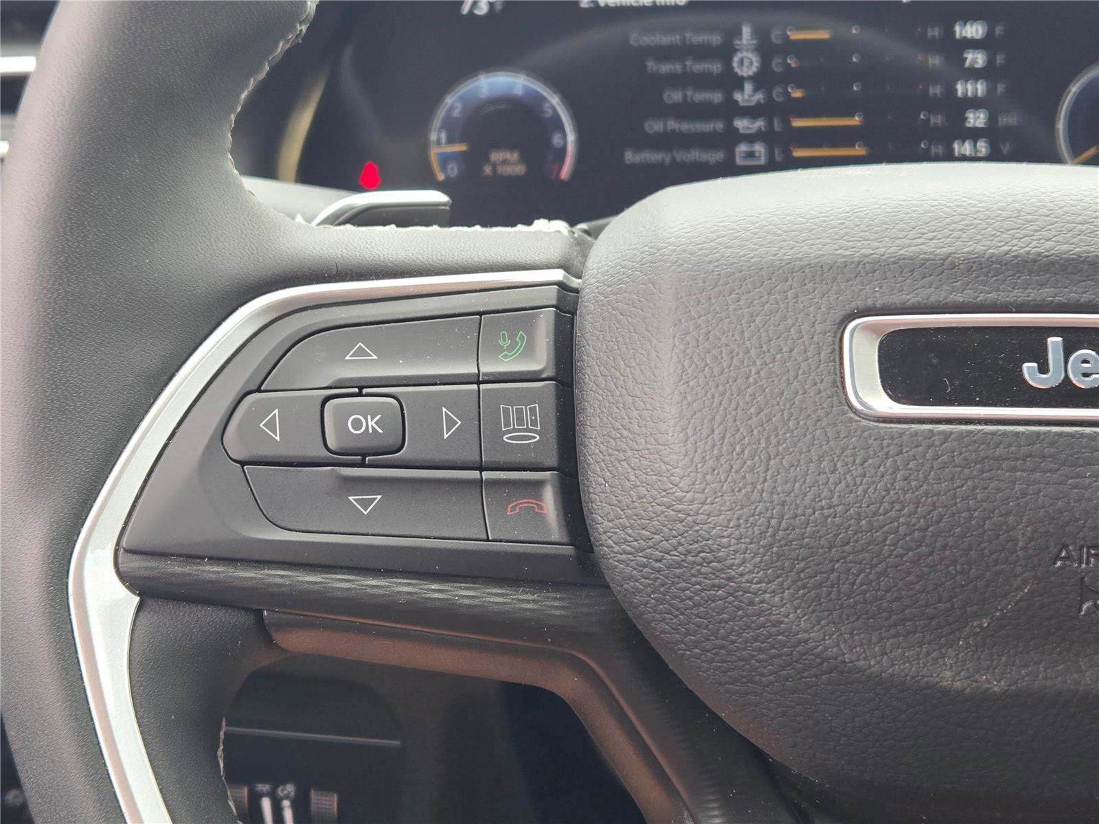 Used 2023 Jeep Grand Cherokee Altitude AWD/4WD image 31