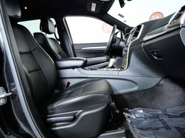 Used 2016 Jeep Grand Cherokee Laredo AWD/4WD image 26