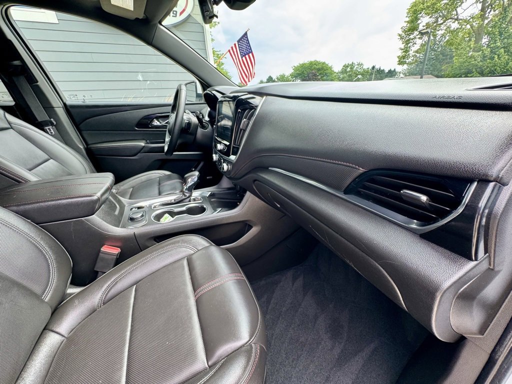 Used 2023 Chevrolet Traverse RS image 23