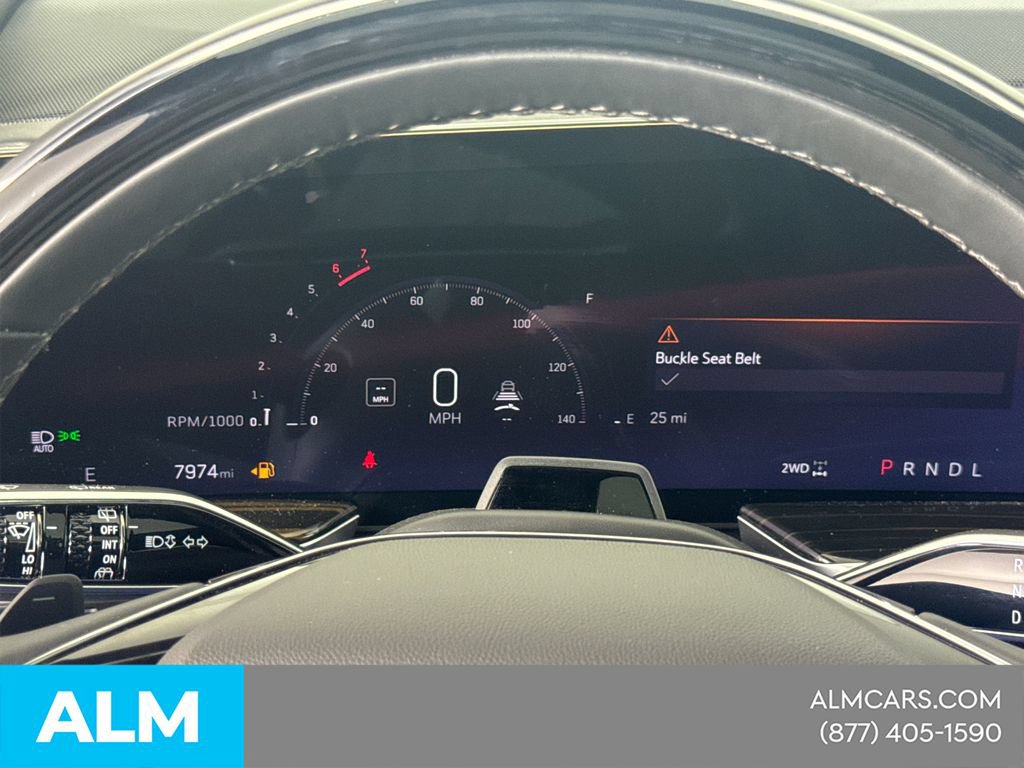 Used 2025 Cadillac Escalade Premium Luxury AWD/4WD image 31