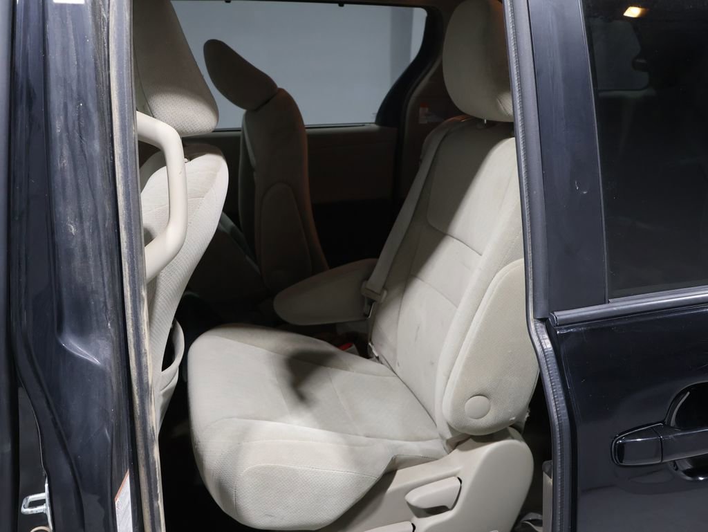 Used 2016 Toyota Sienna LE image 16