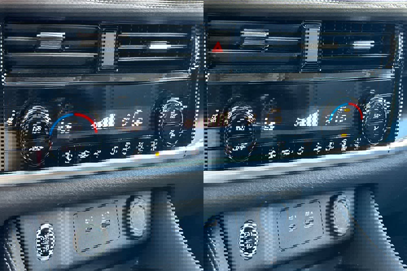 Used 2023 Nissan Rogue SL image 24