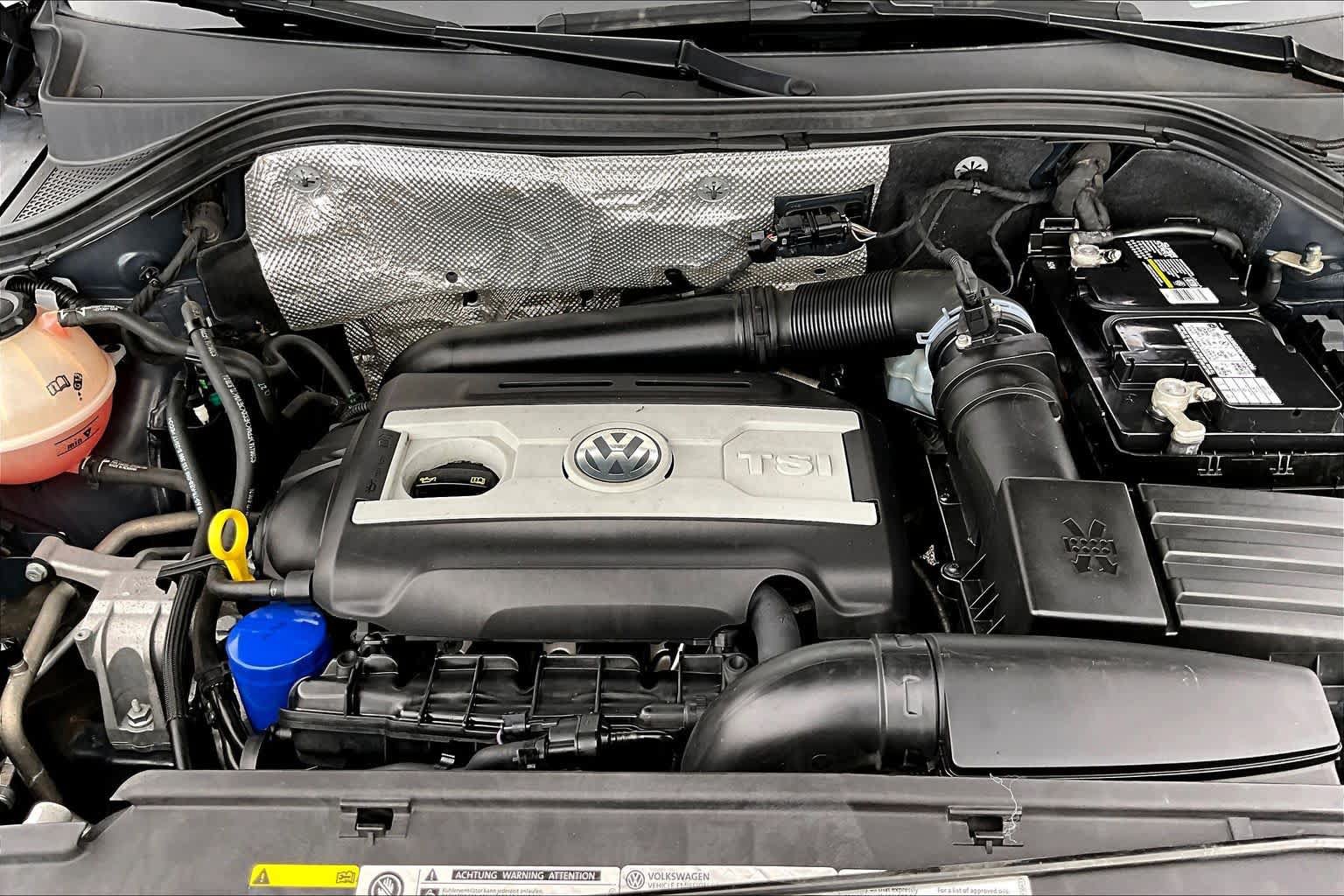 Used 2017 Volkswagen Tiguan Limited FWD image 32