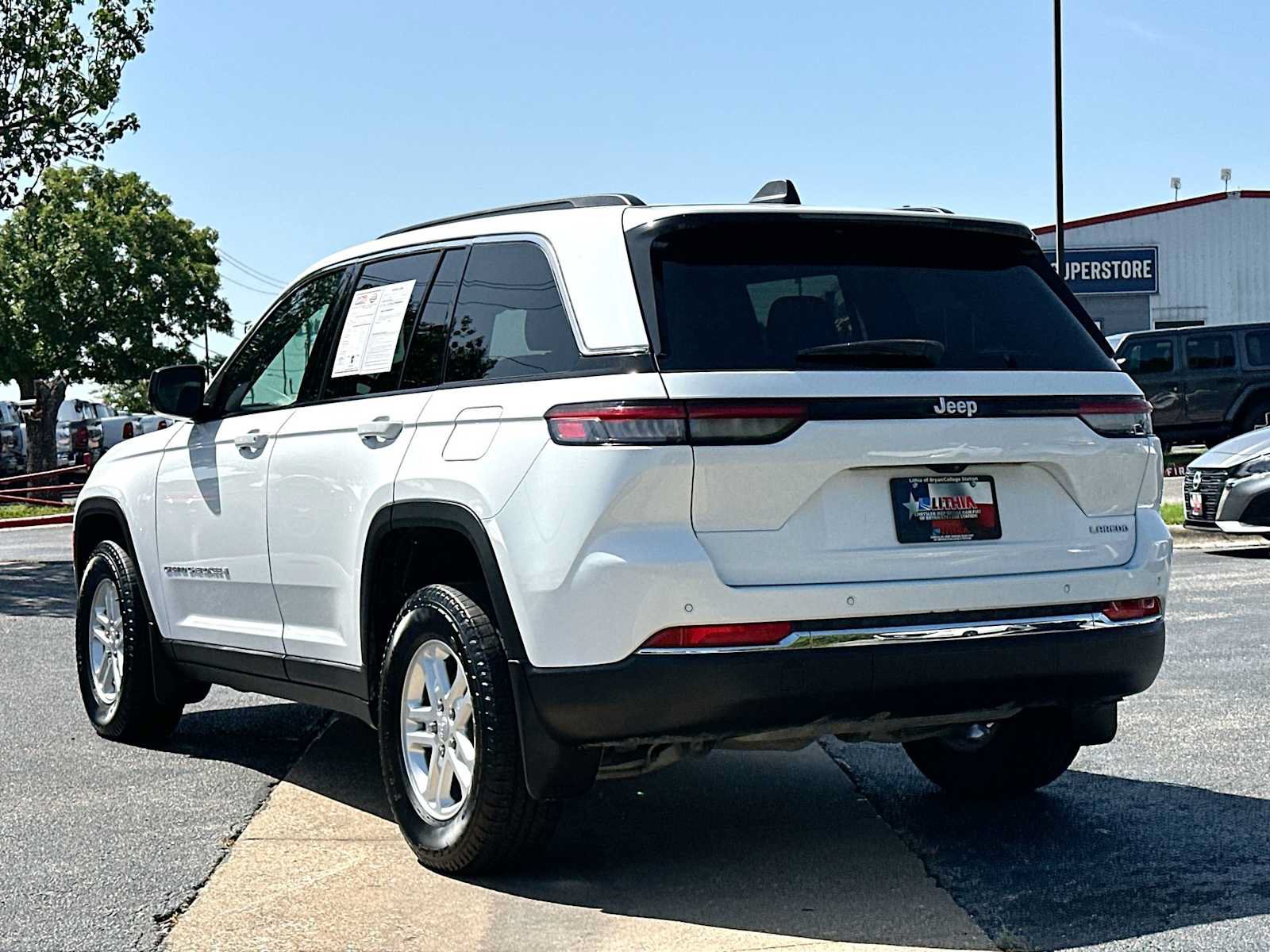 Used 2025 Jeep Grand Cherokee Laredo w/ MOPAR Finishing Package RWD image 13