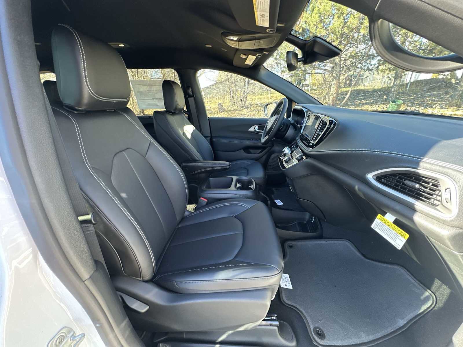 New 2026 Chrysler Pacifica Select image 24