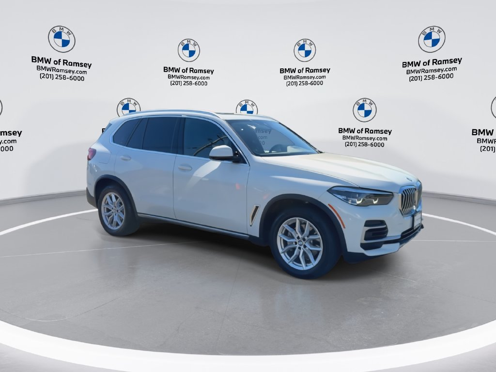Used 2022 BMW X5 xDrive40i AWD/4WD image 2